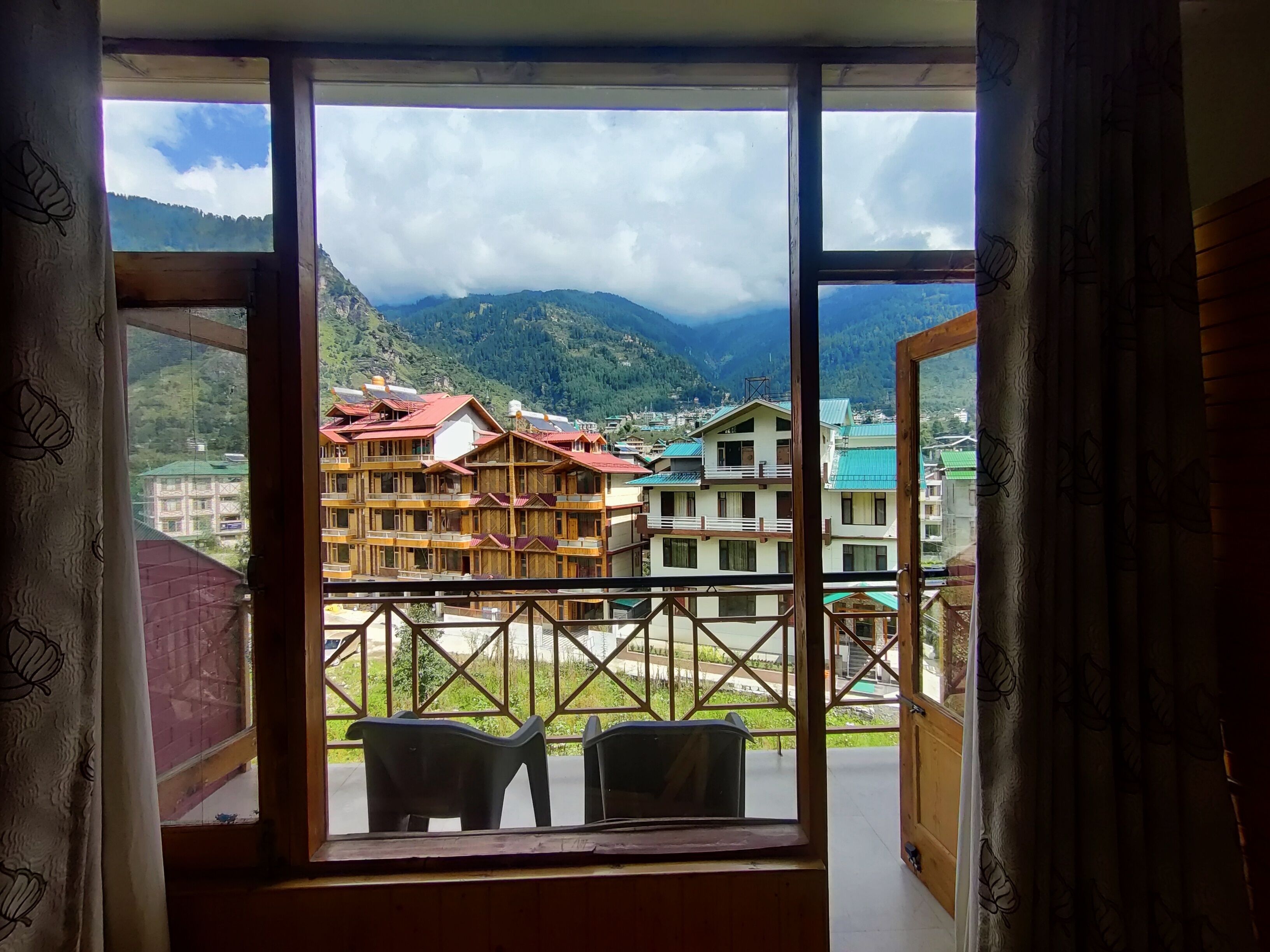Hipostel Manali