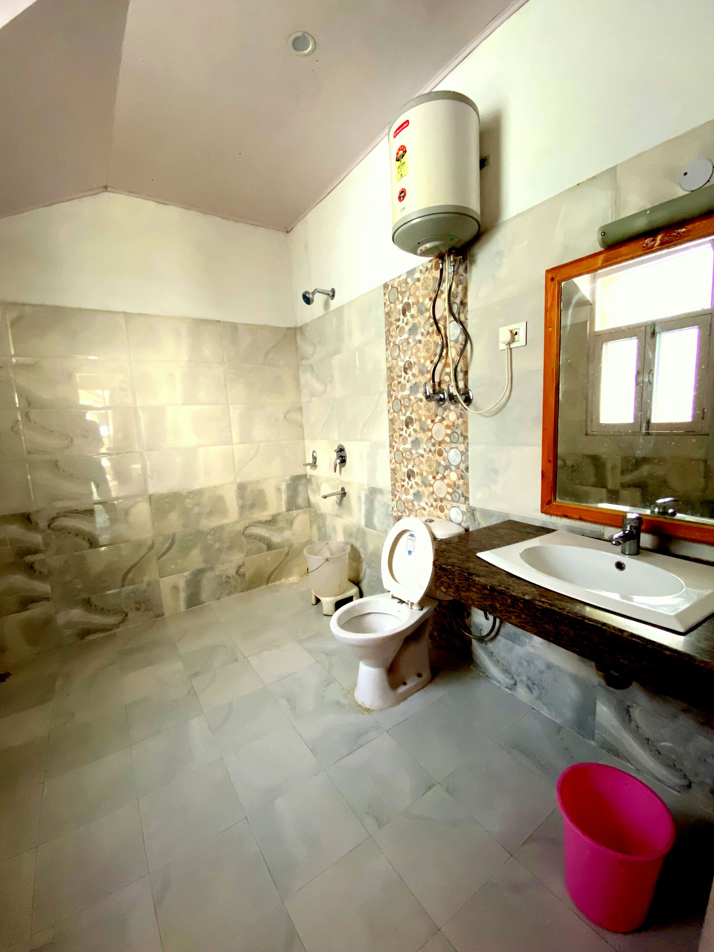 Hipostel Manali