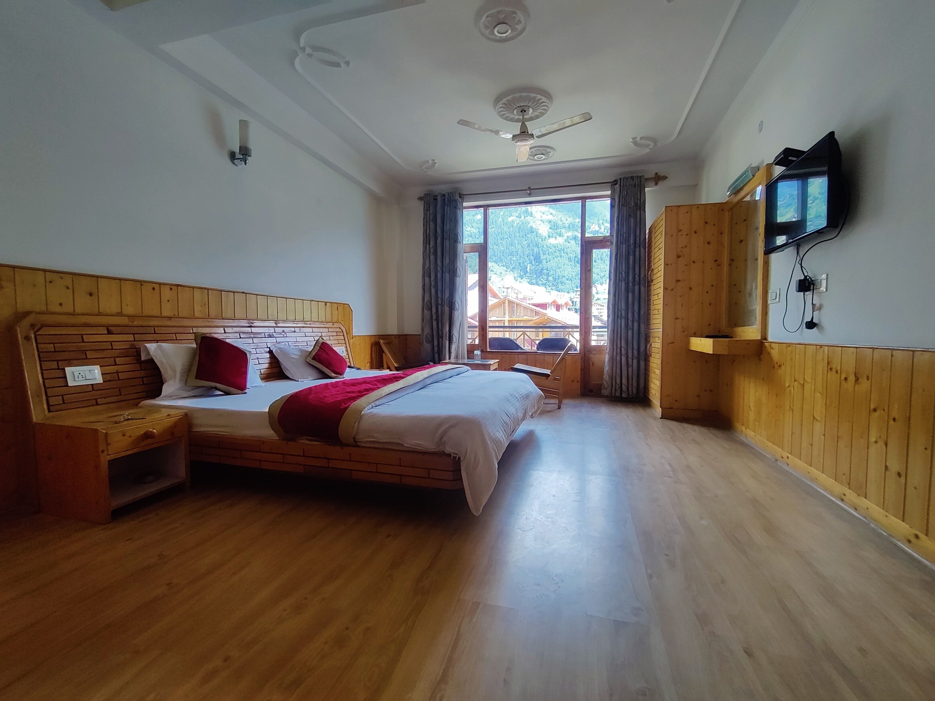 Hipostel Manali
