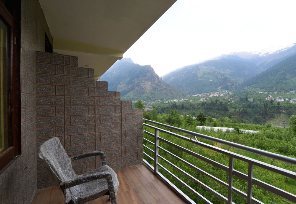 Hotel Akash Hills by OYO Rooms