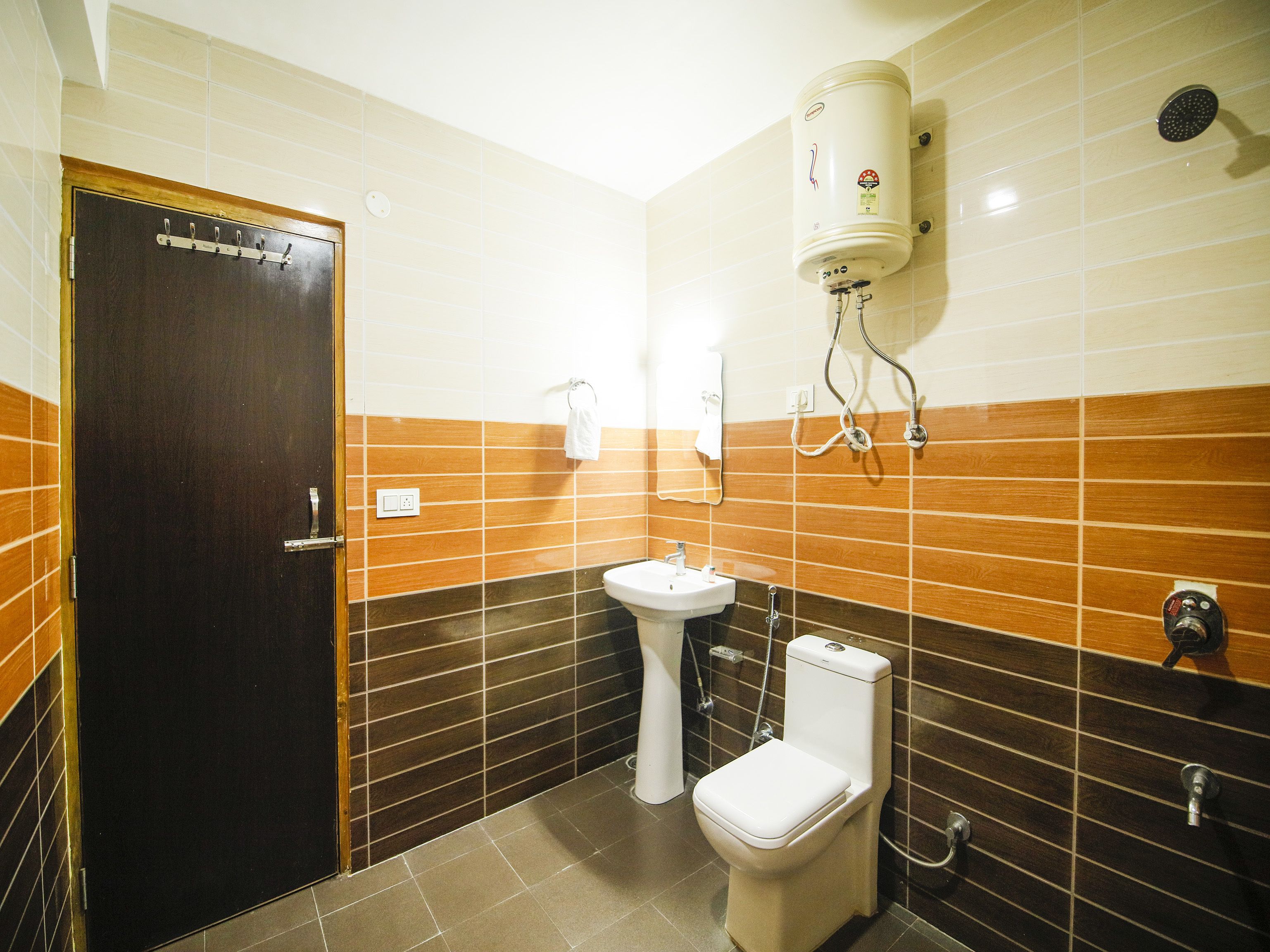 Hotel Green View by OYO Rooms