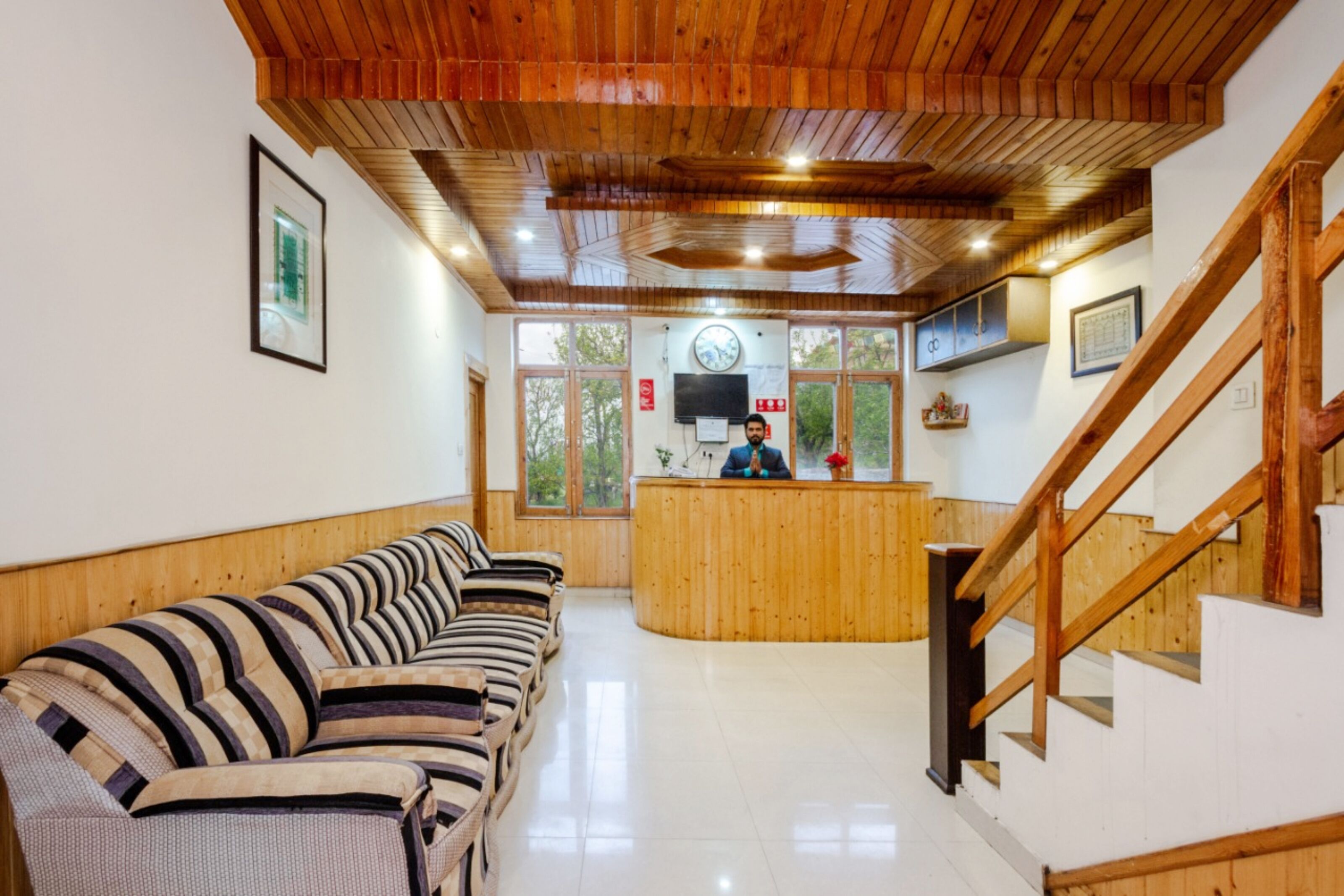 Hotel Hillside View Manali by Goroomgo