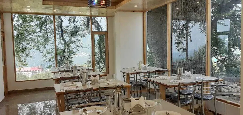 Hotel Himalayan Oak