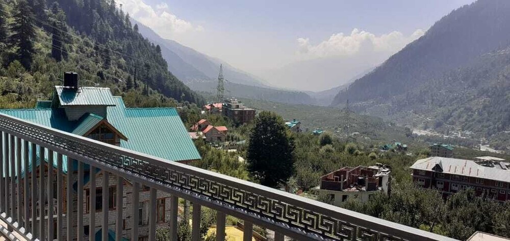 Hotel Himalayan Oak