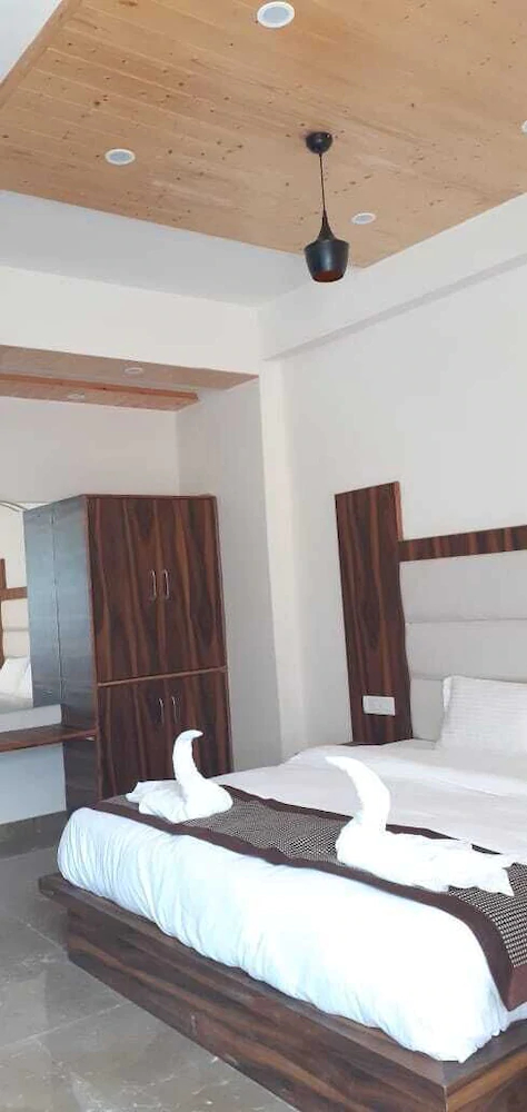Hotel Himalayan Oak