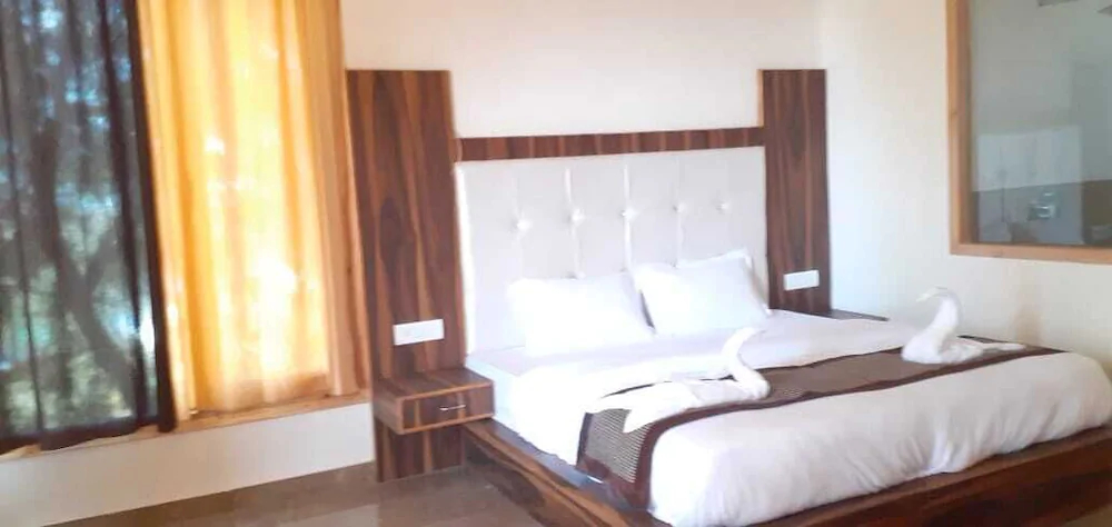 Hotel Himalayan Oak