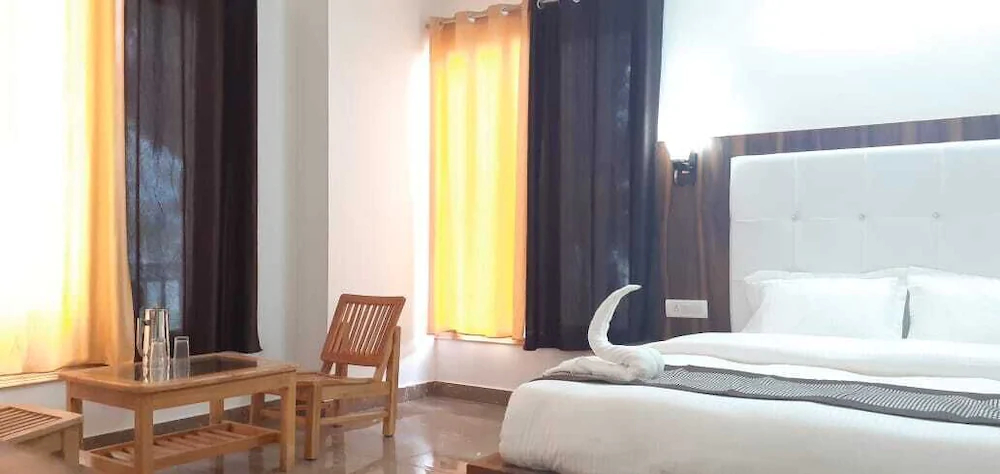 Hotel Himalayan Oak