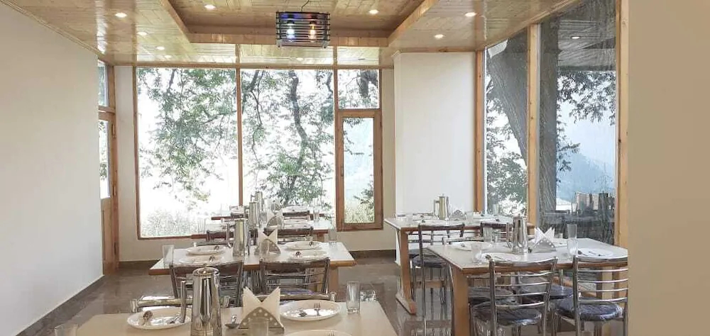 Hotel Himalayan Oak