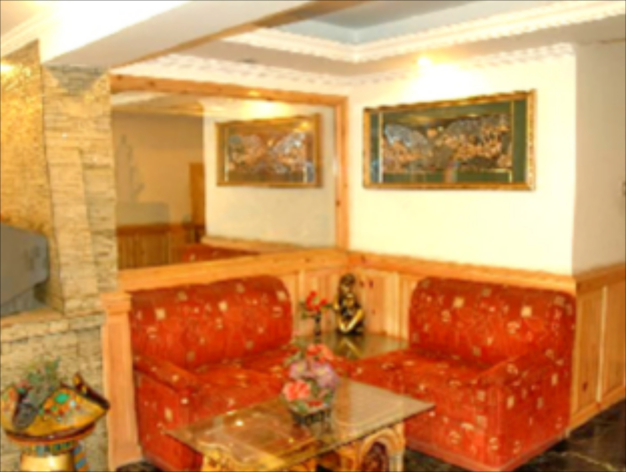 Hotel Whispering Valley