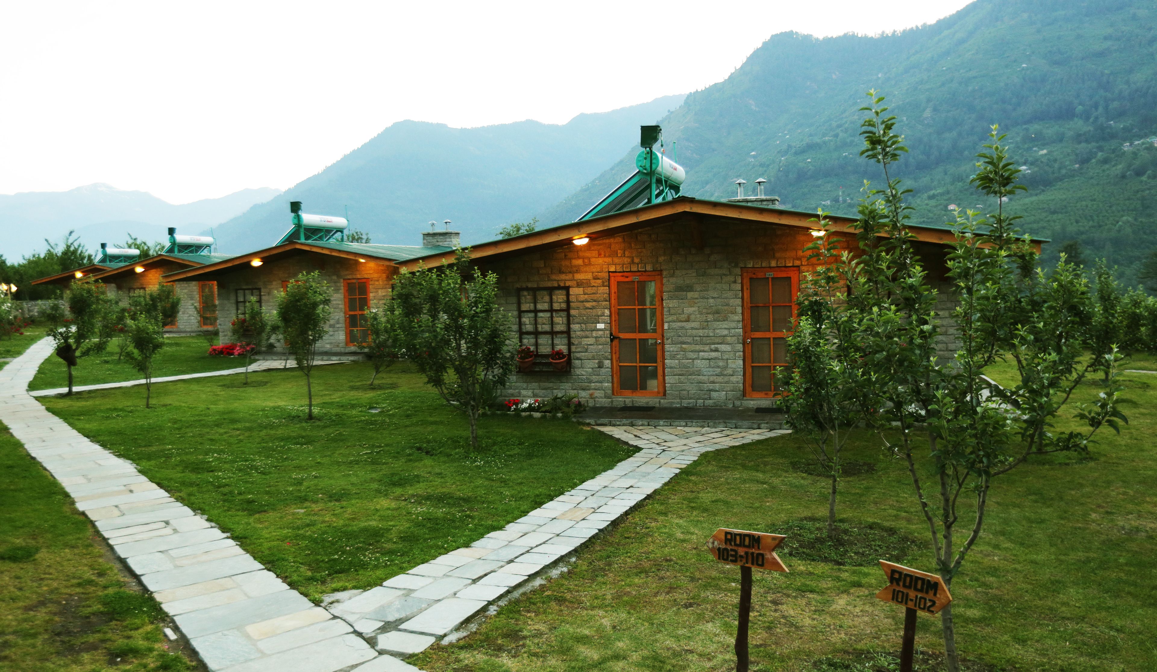 LaRiSa Mountain Retreat by Svenska