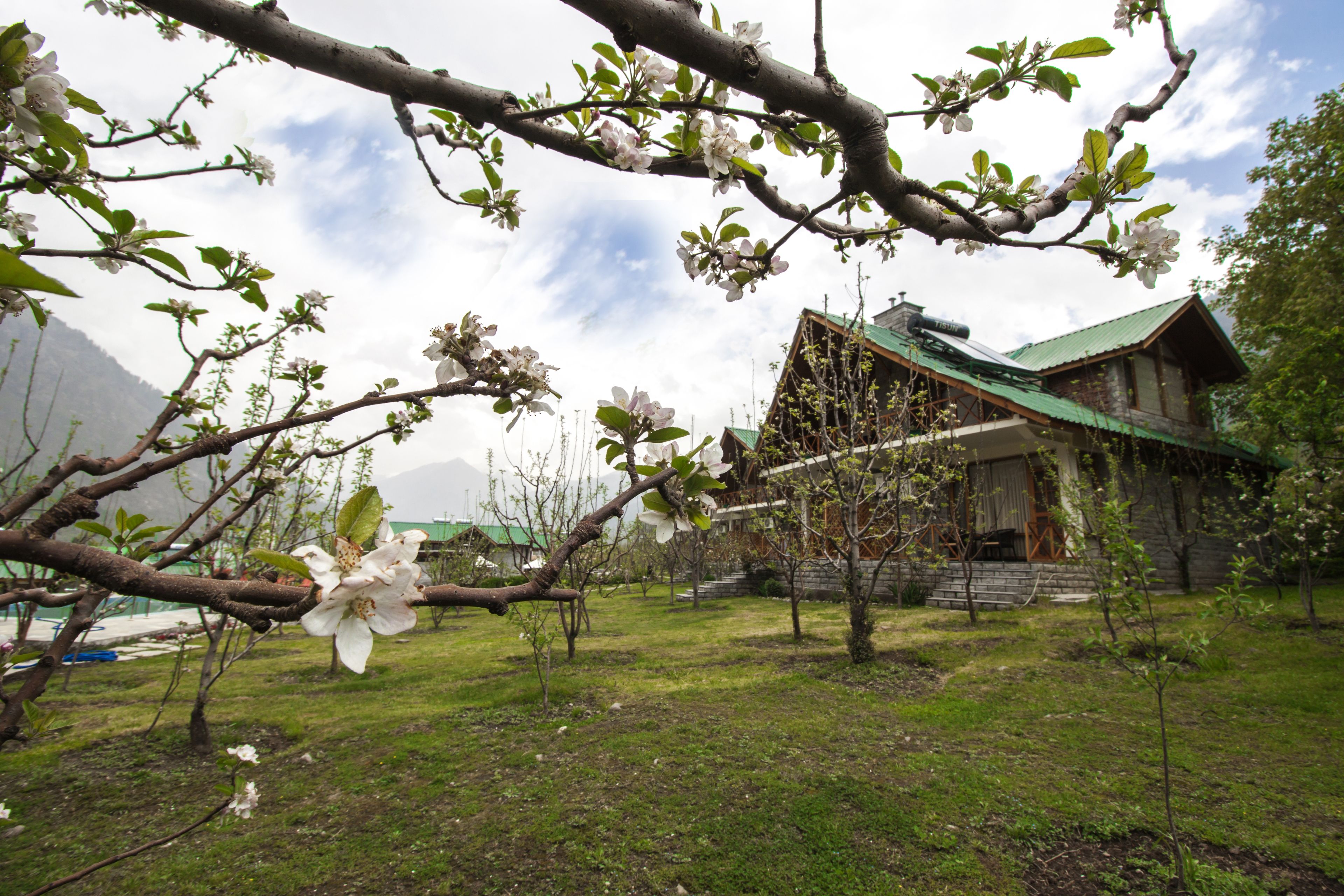 LaRiSa Mountain Retreat by Svenska