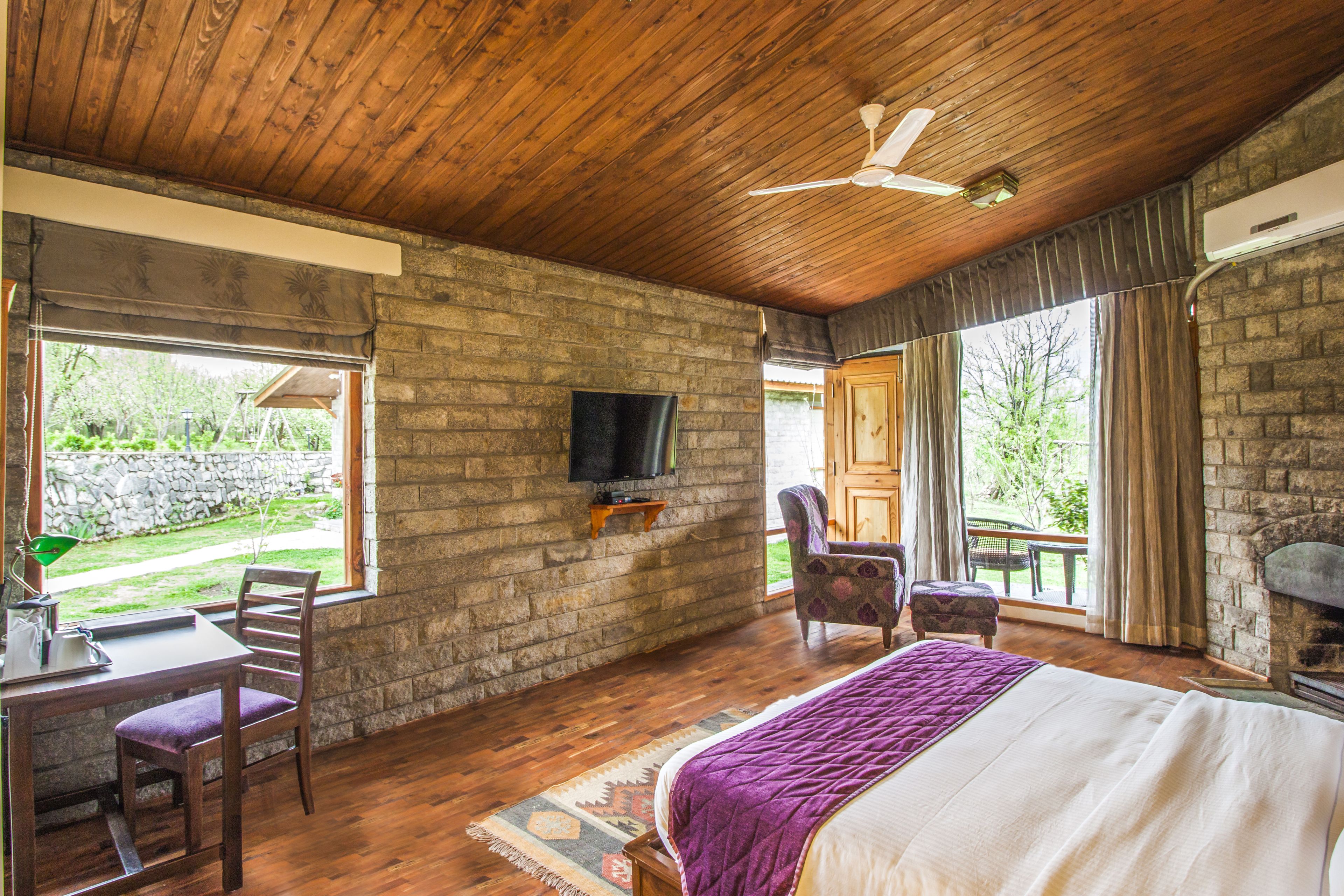 LaRiSa Mountain Retreat by Svenska