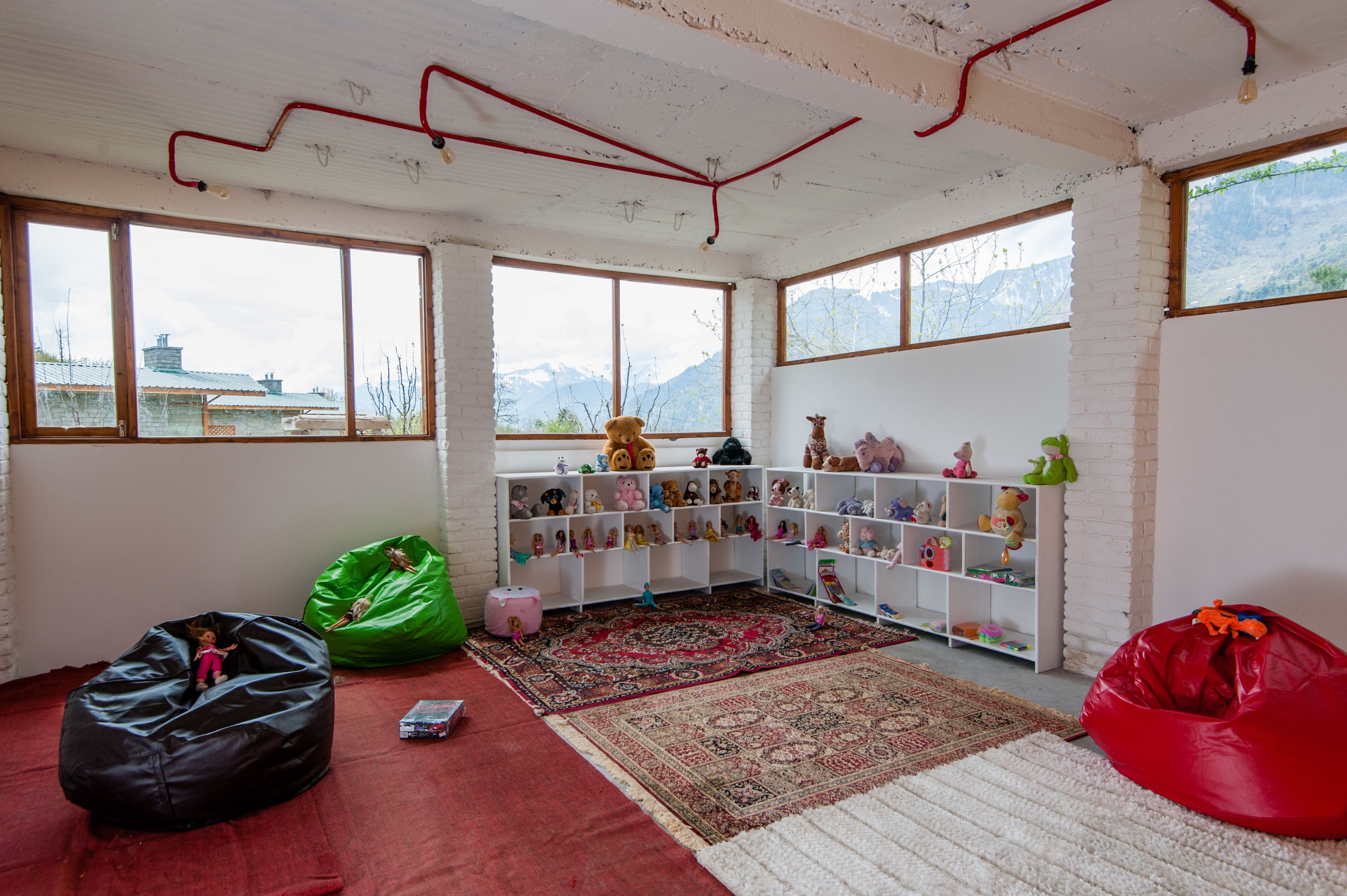 LaRiSa Mountain Retreat by Svenska