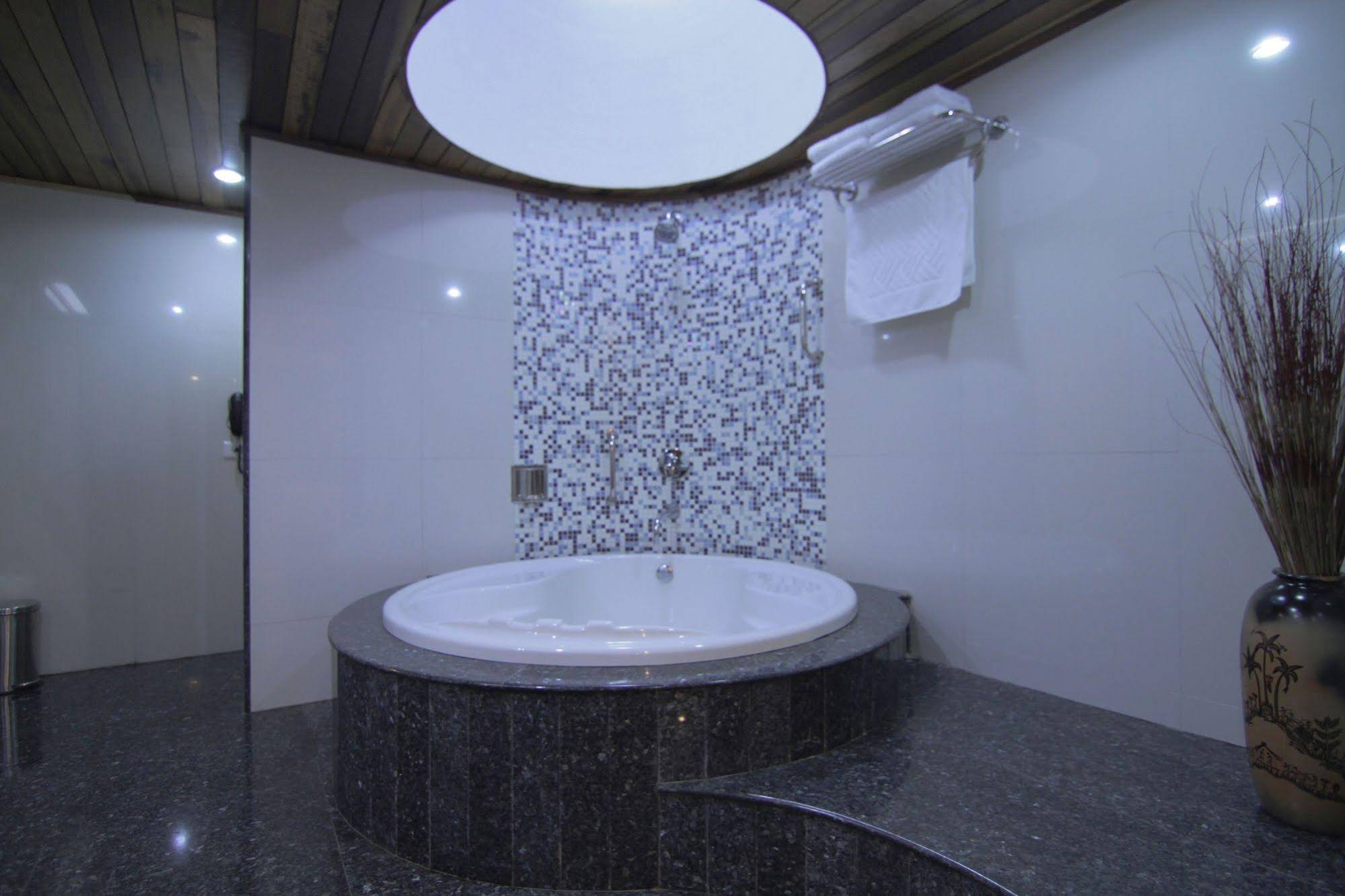 Manuallaya The Resort Spa