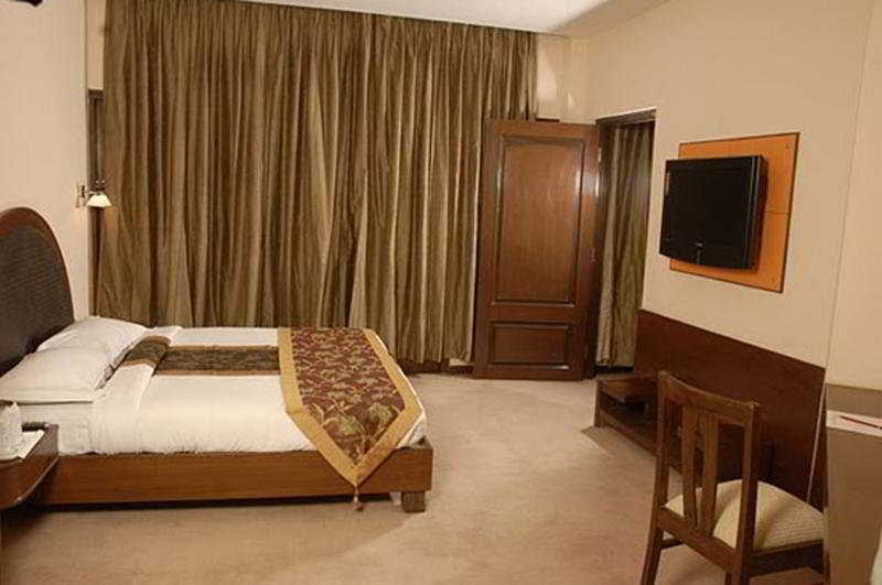 The River Crescent Resort
