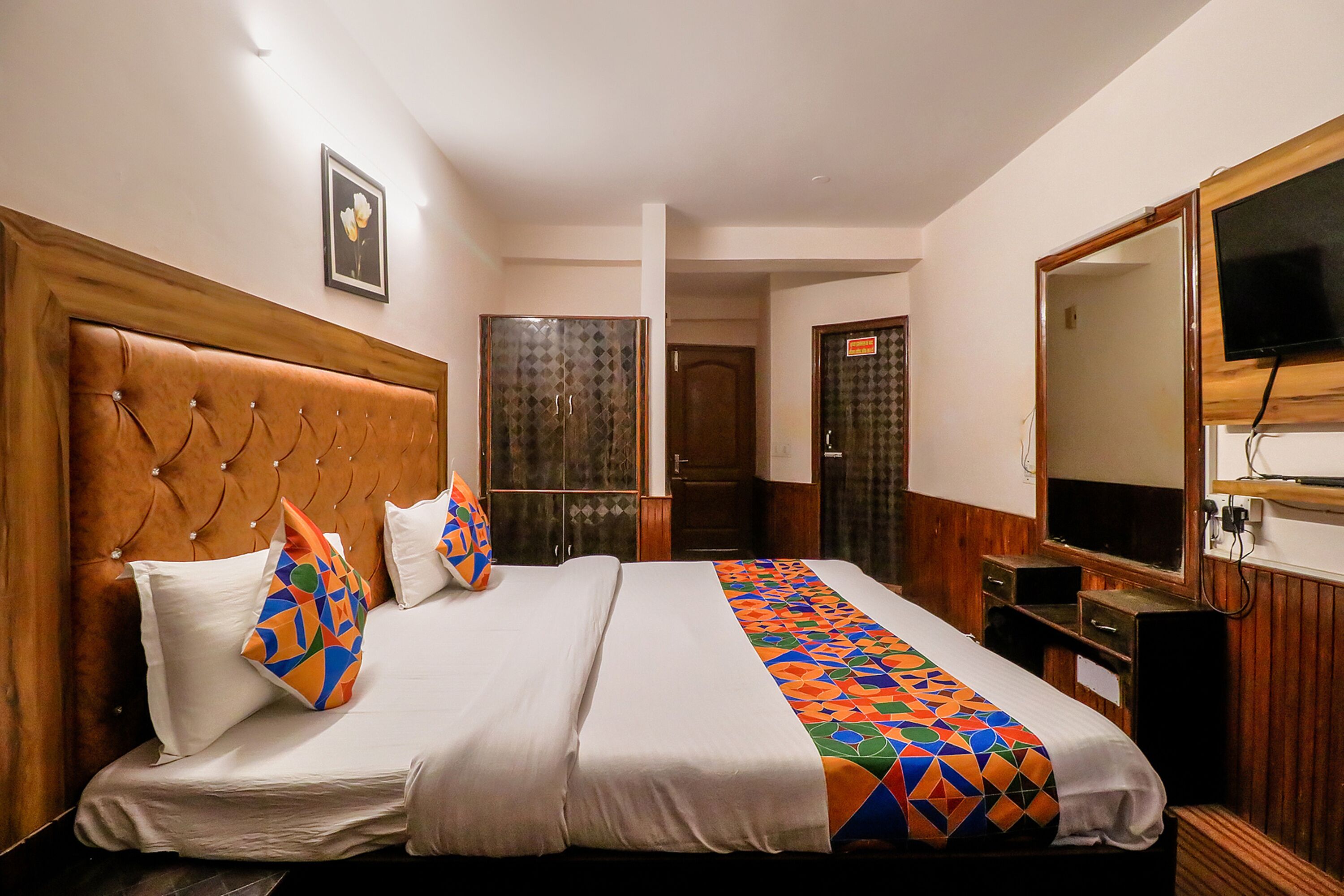 Midtown by FabHotel