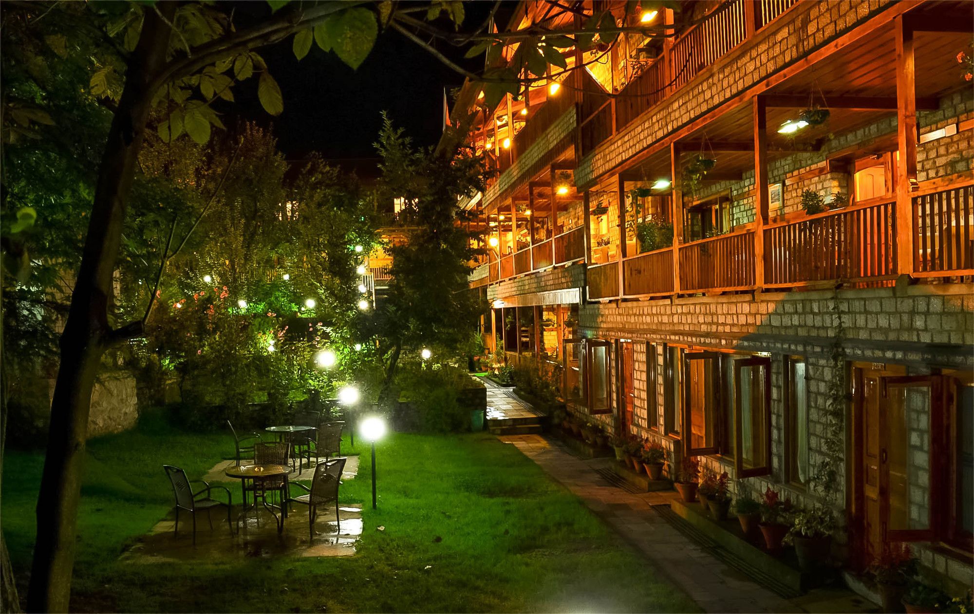 Negi's Hotel Mayflower