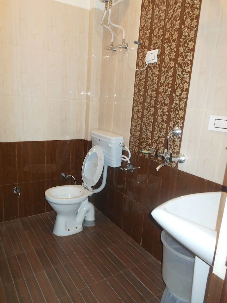 Parth Regency By OYO Rooms