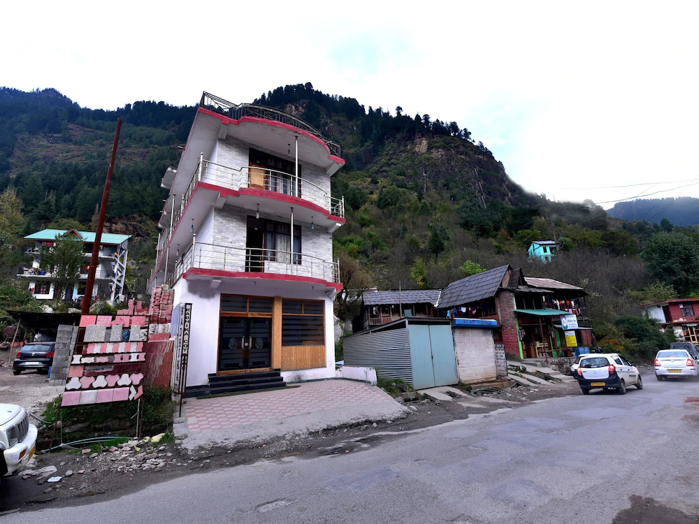 Radhika Cottage by OYO Rooms