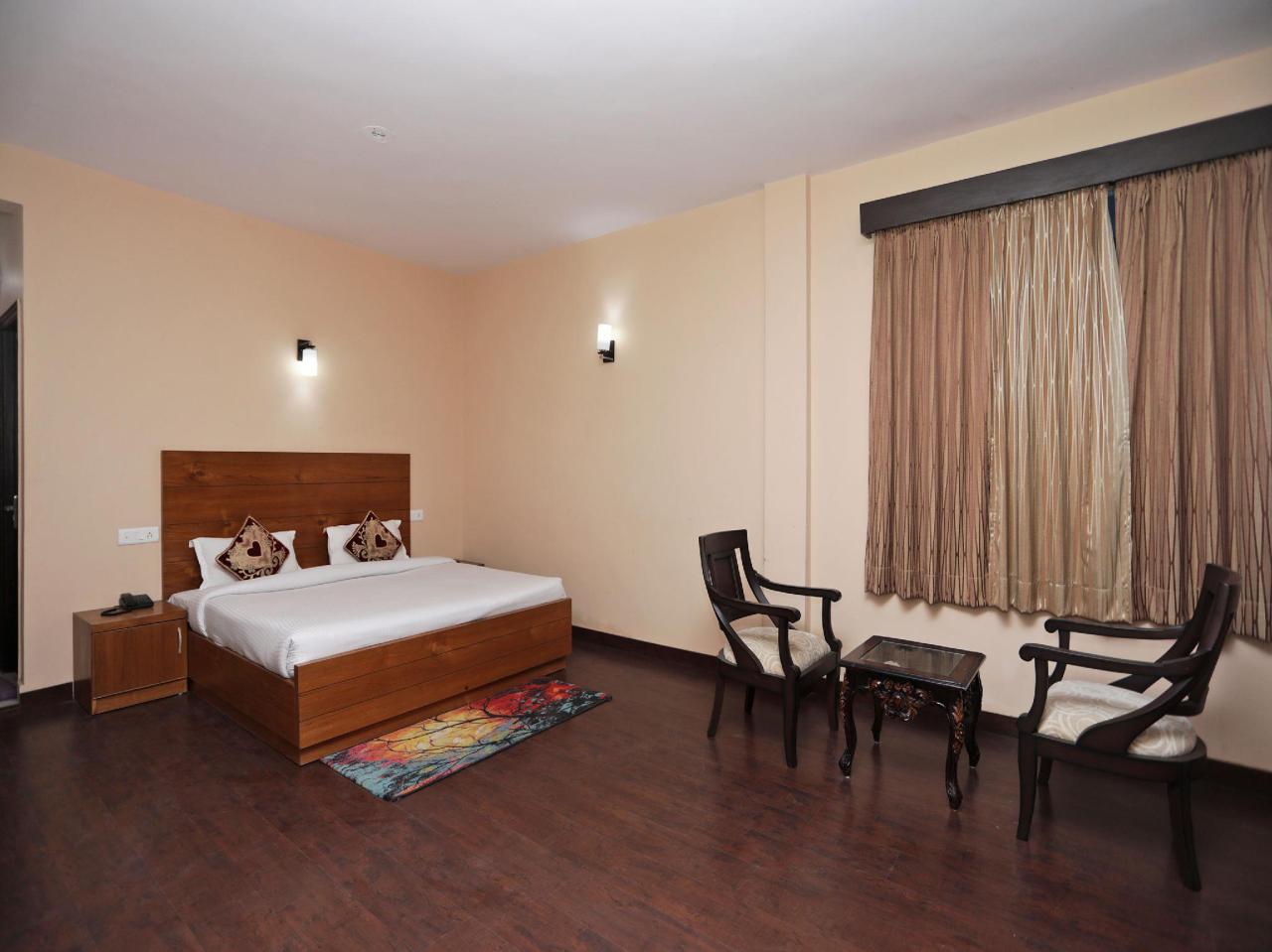 Red Inn by OYO Rooms