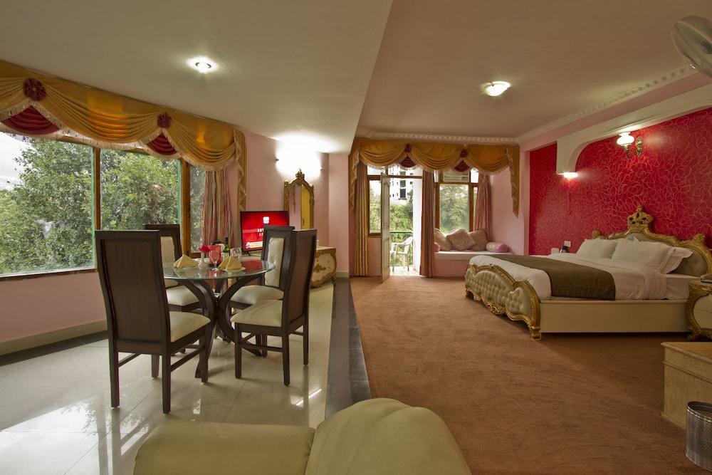 Royal Park Resort