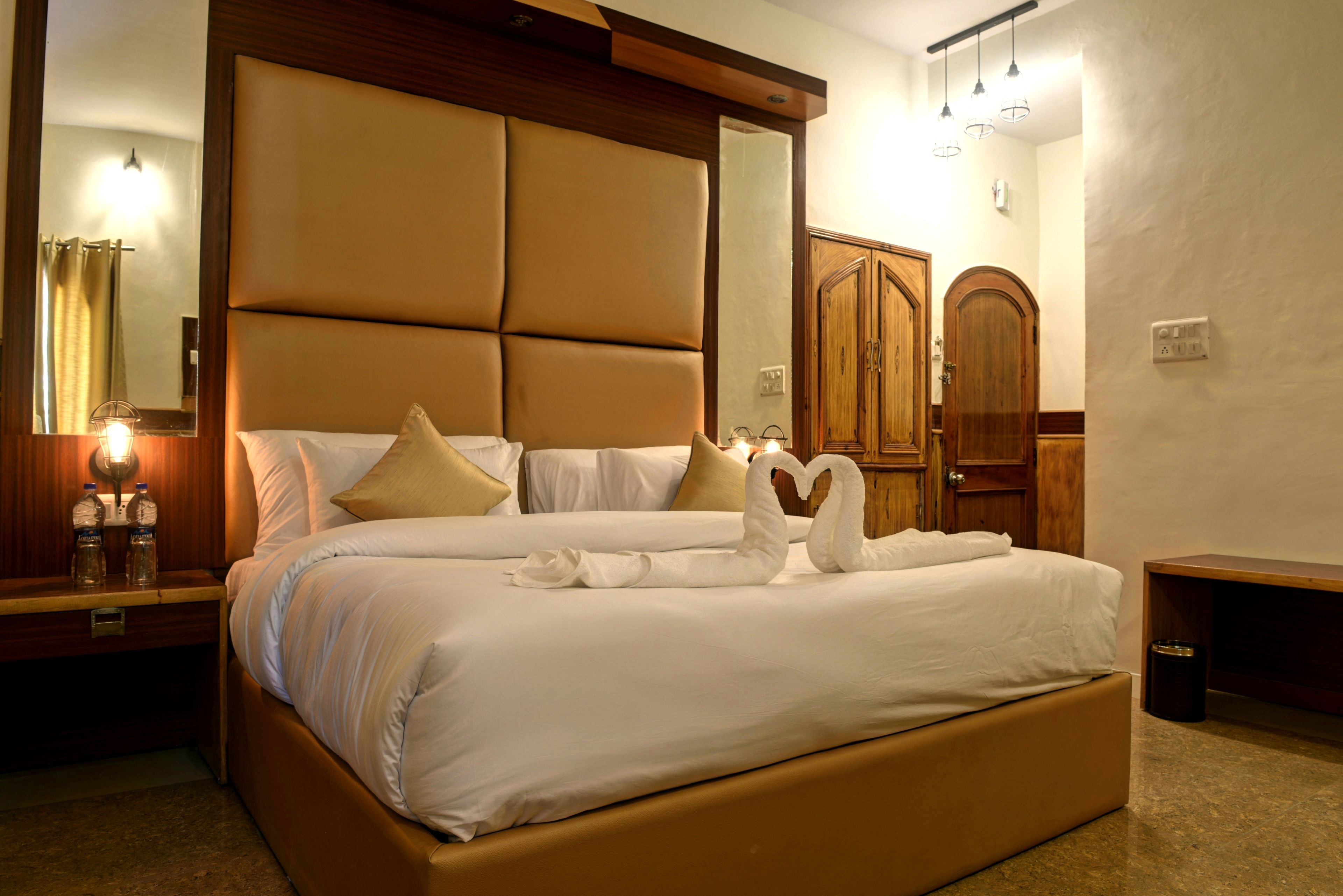 Signature Manali