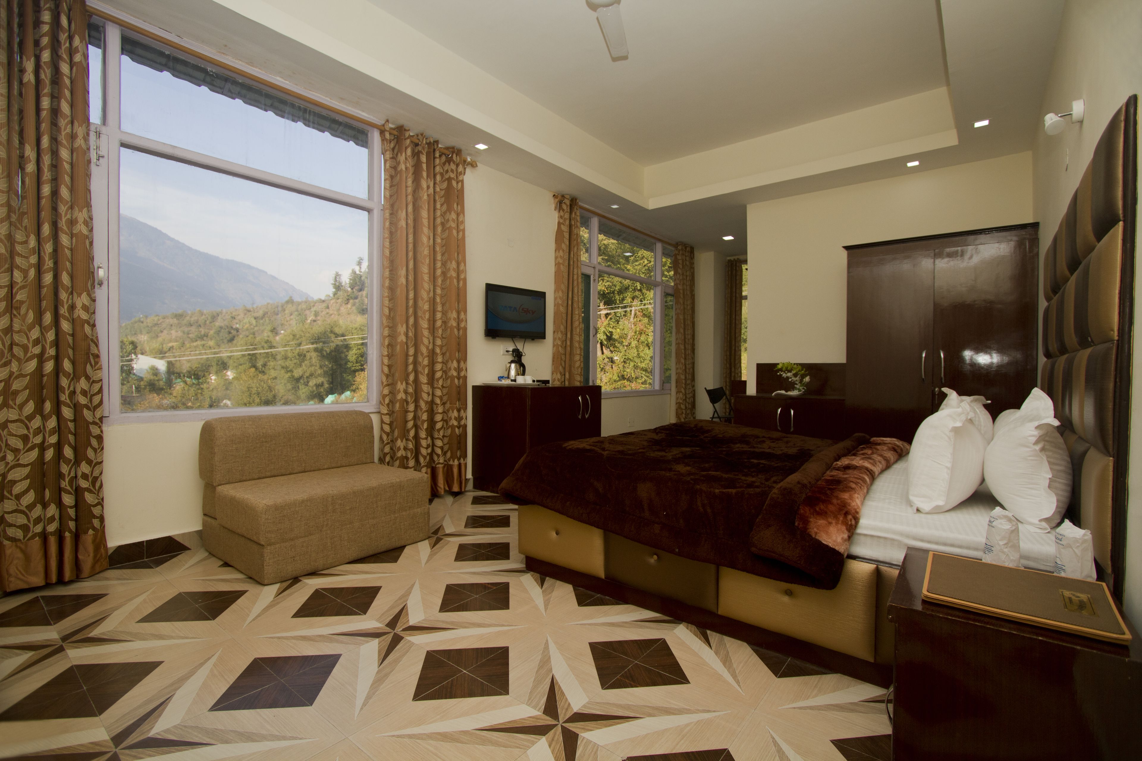 Snow Touch Resort By Sriniwasa Hotels
