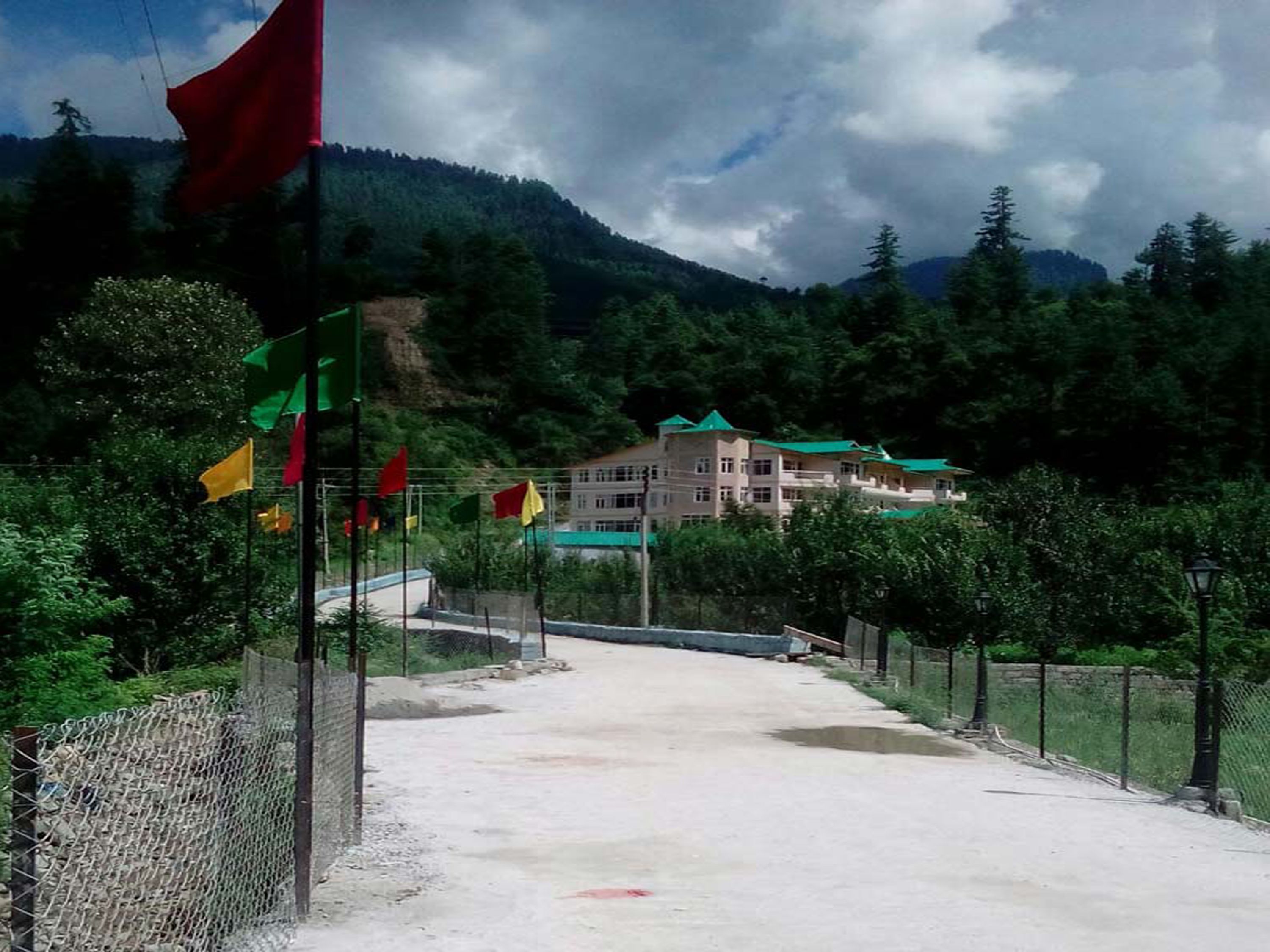 Snow Touch Resort By Sriniwasa Hotels