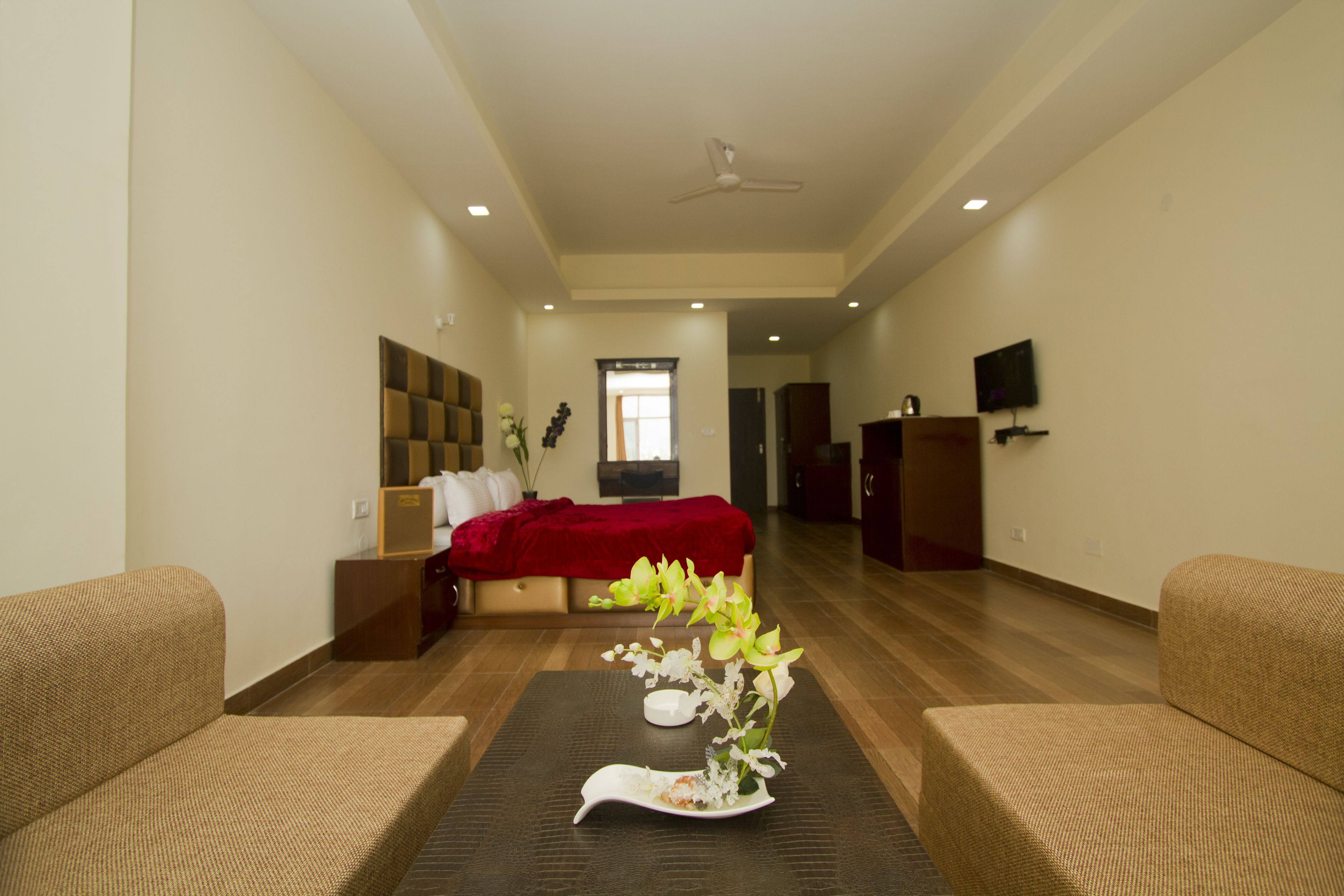 Snow Touch Resort By Sriniwasa Hotels