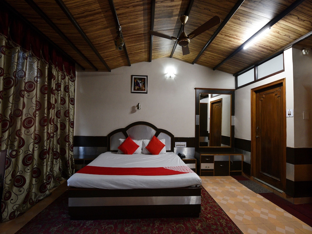 Hotel Paras By OYO Rooms