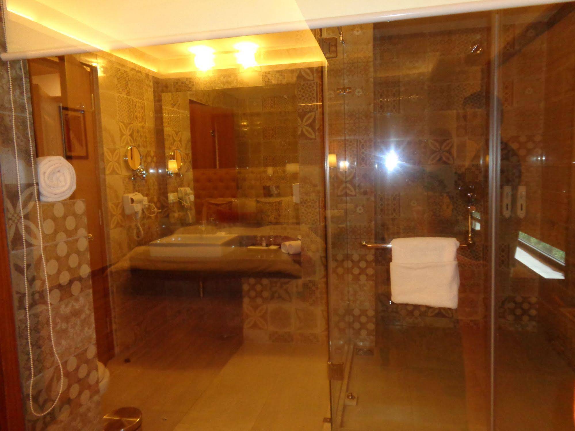 RS Sarovar Portico