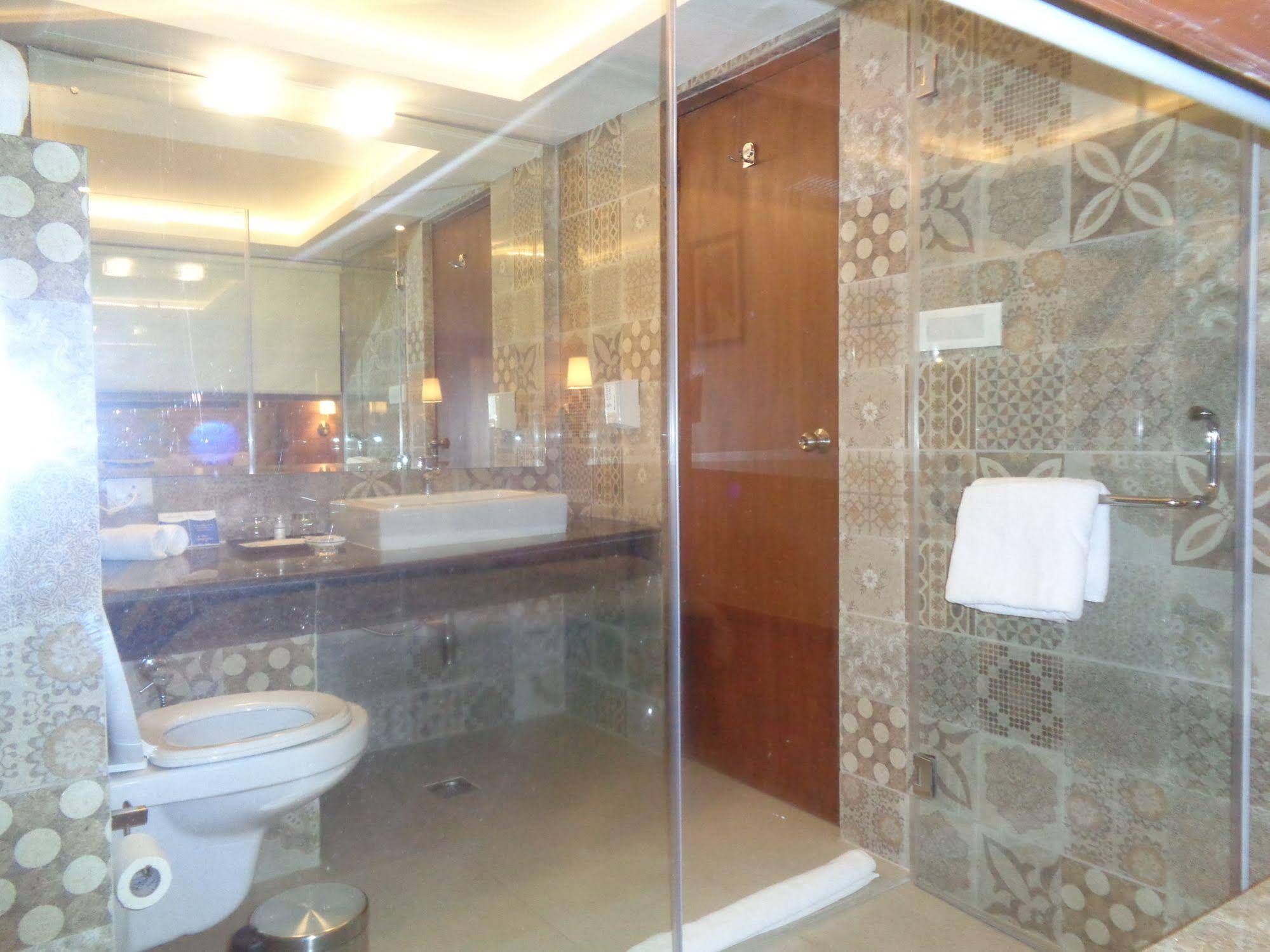 RS Sarovar Portico