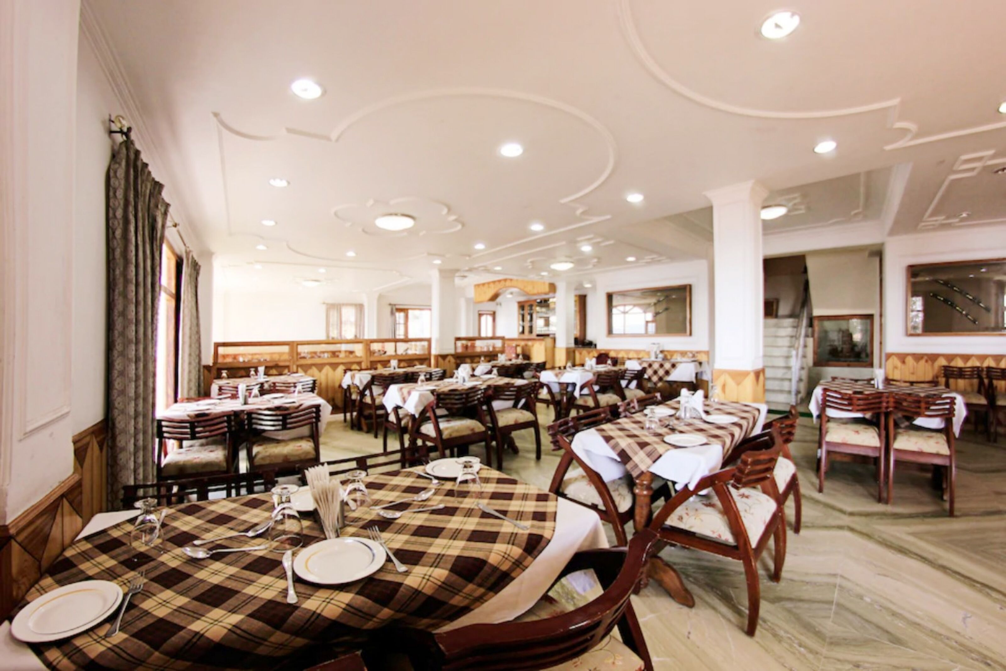 Hotel Kalra Regency