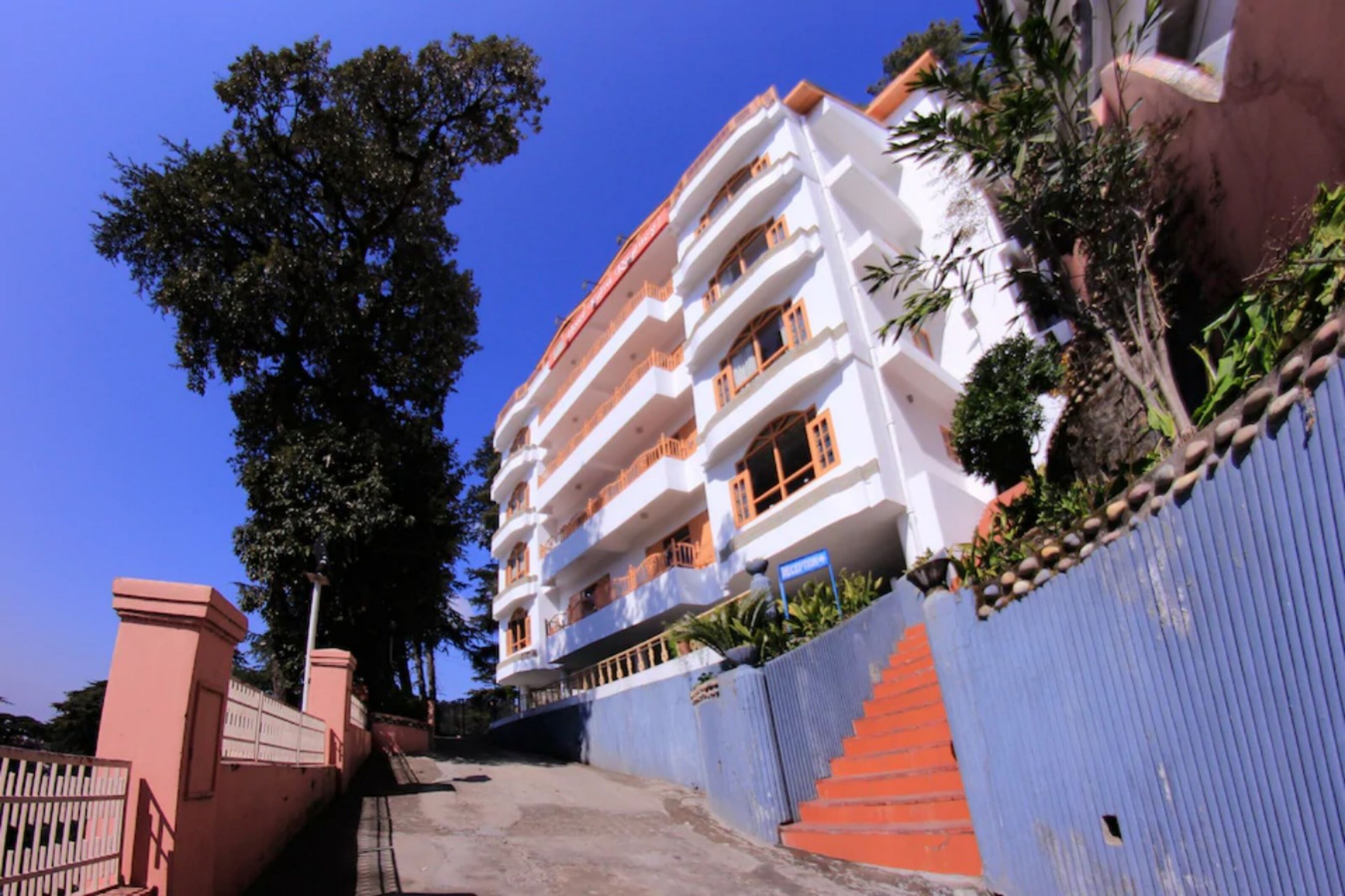 Hotel Kalra Regency