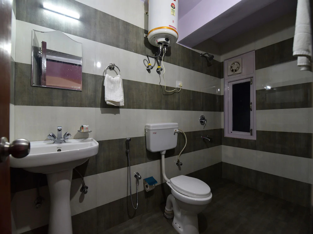 Gautam Regency By OYO Rooms