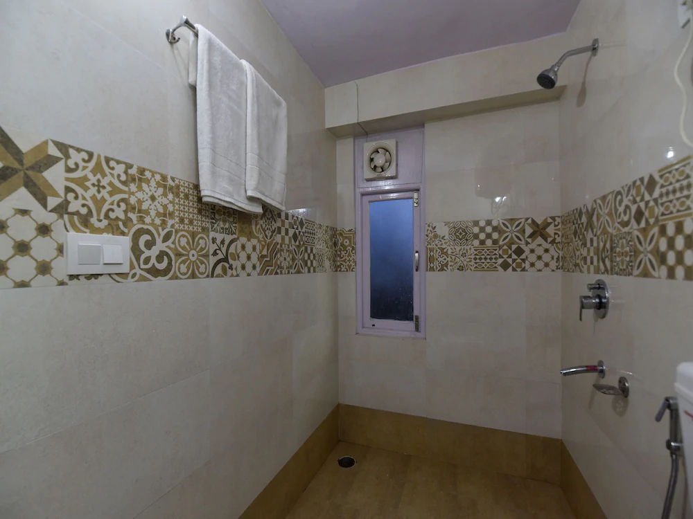 Gautam Regency By OYO Rooms