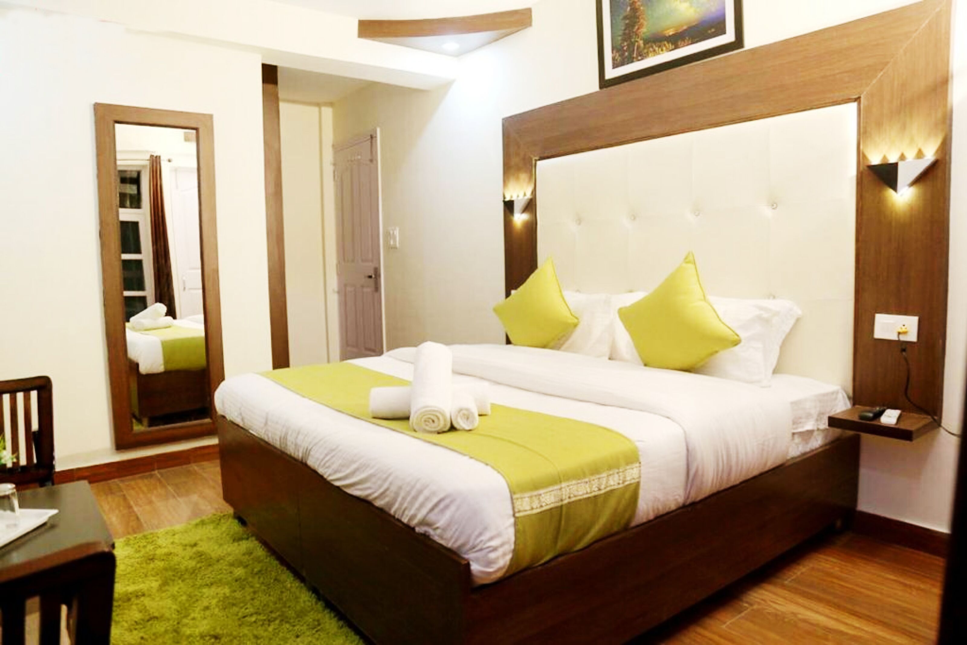 Goroomgo Aplin Hillden Shimla