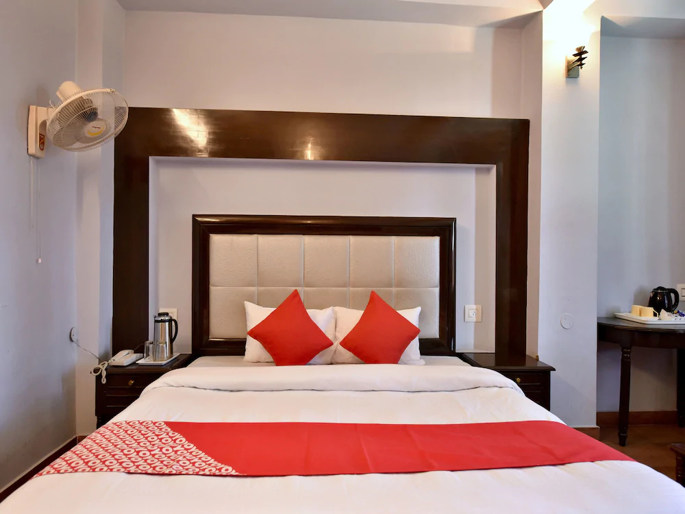 Hotel Himland East By OYO Rooms