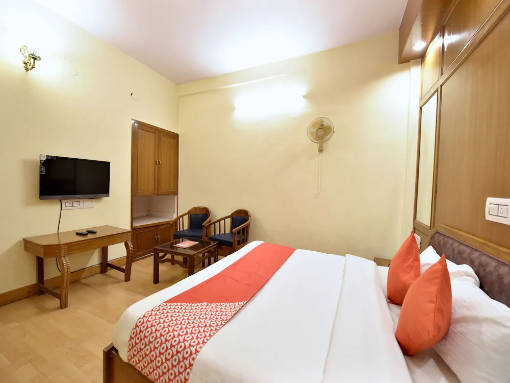 Hotel Himland East By OYO Rooms