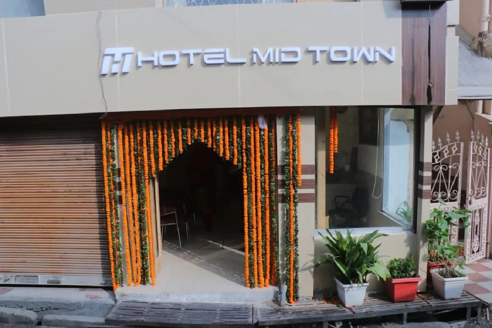 OYO Flagship 40500 Hotel Mid Town