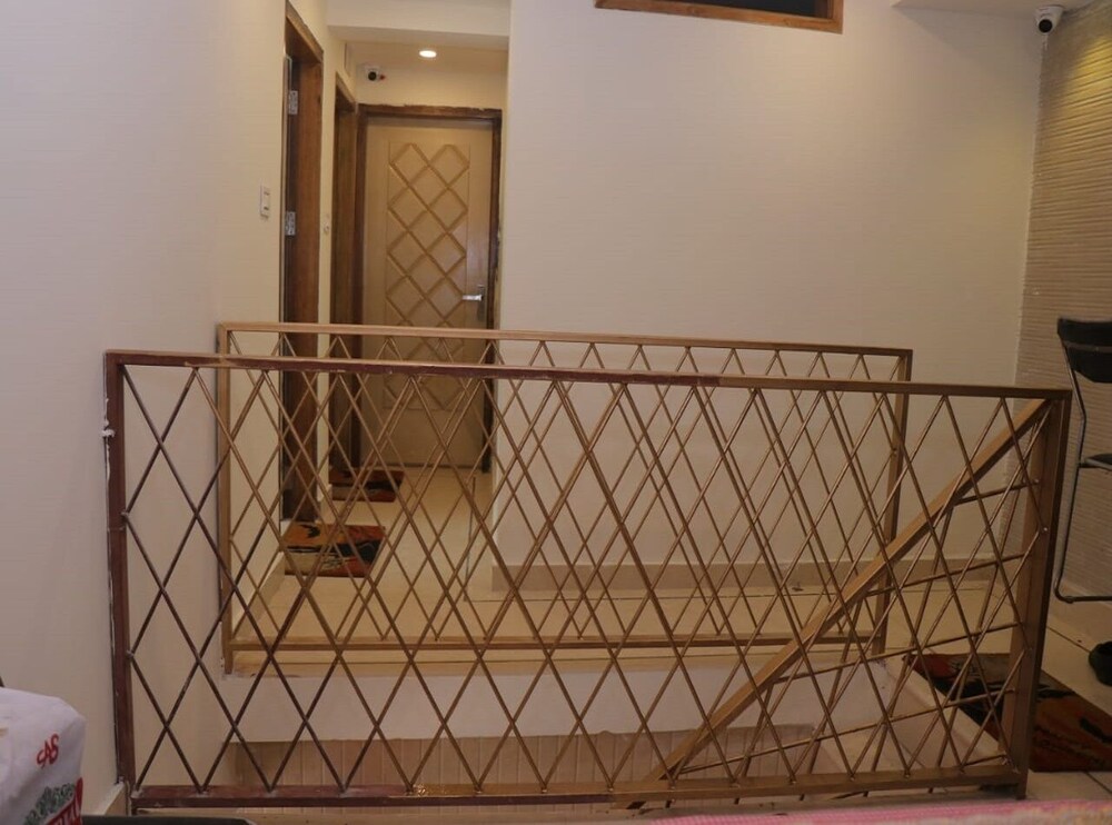 OYO Flagship 40500 Hotel Mid Town