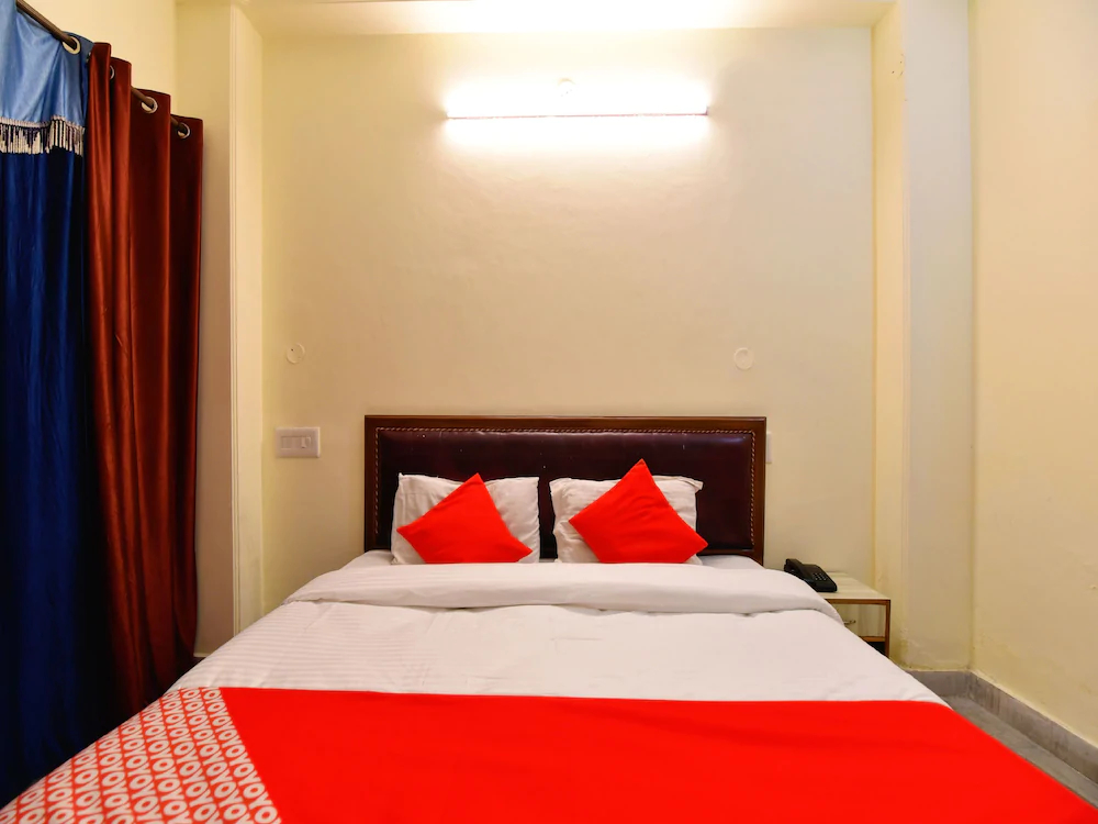 Hotel Royal View by OYO Rooms