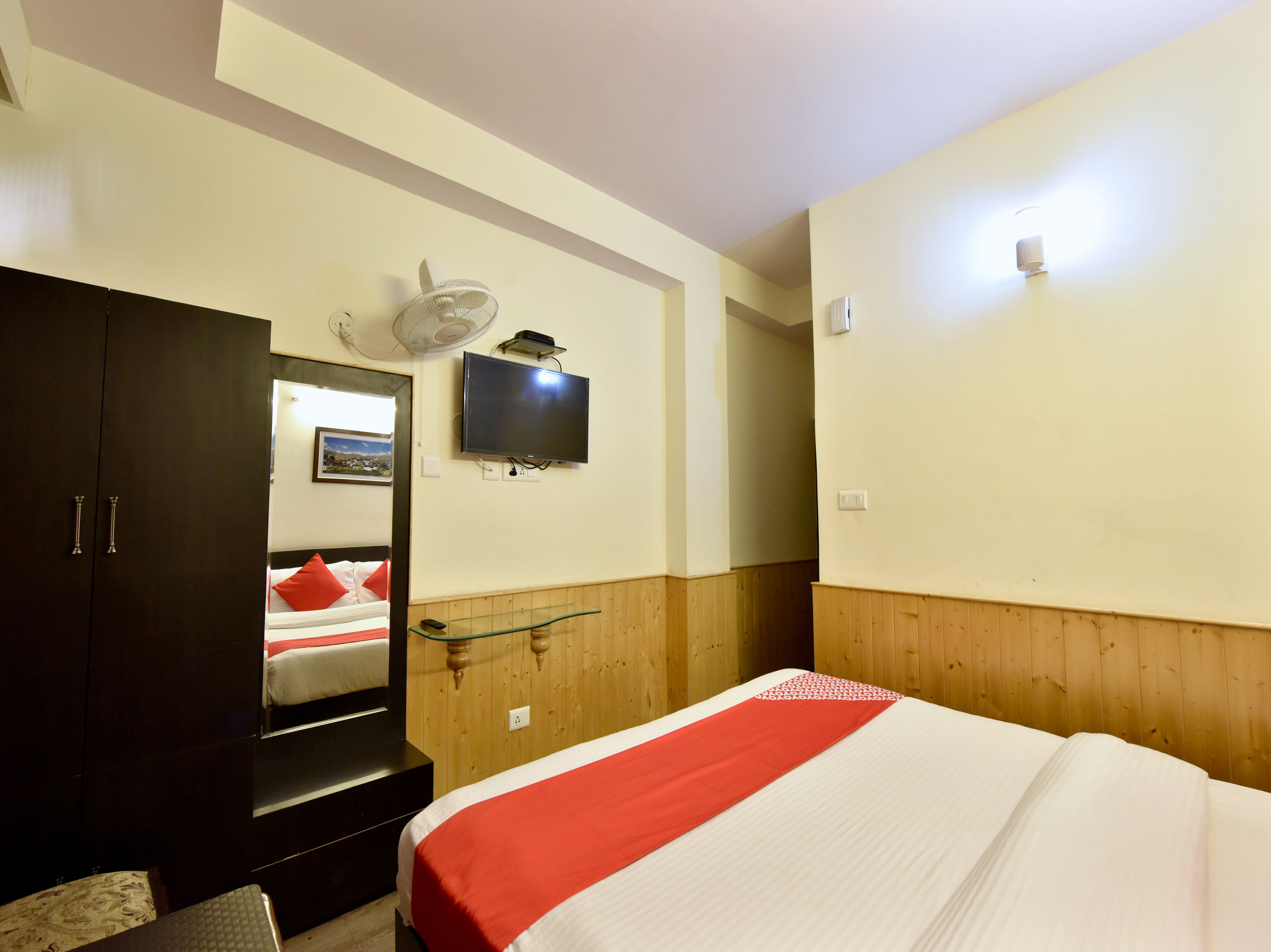 Seven Hills Hotel by OYO Rooms