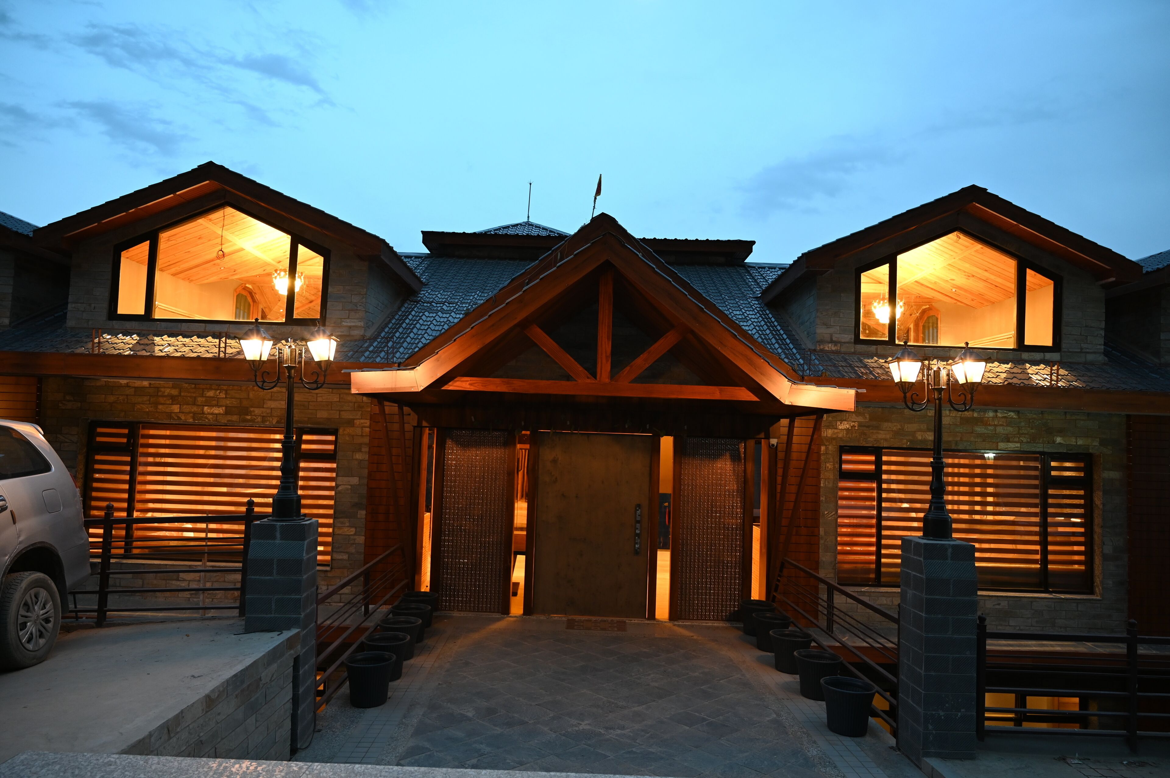 Justa Cliffend Resort & Spa Mashobra