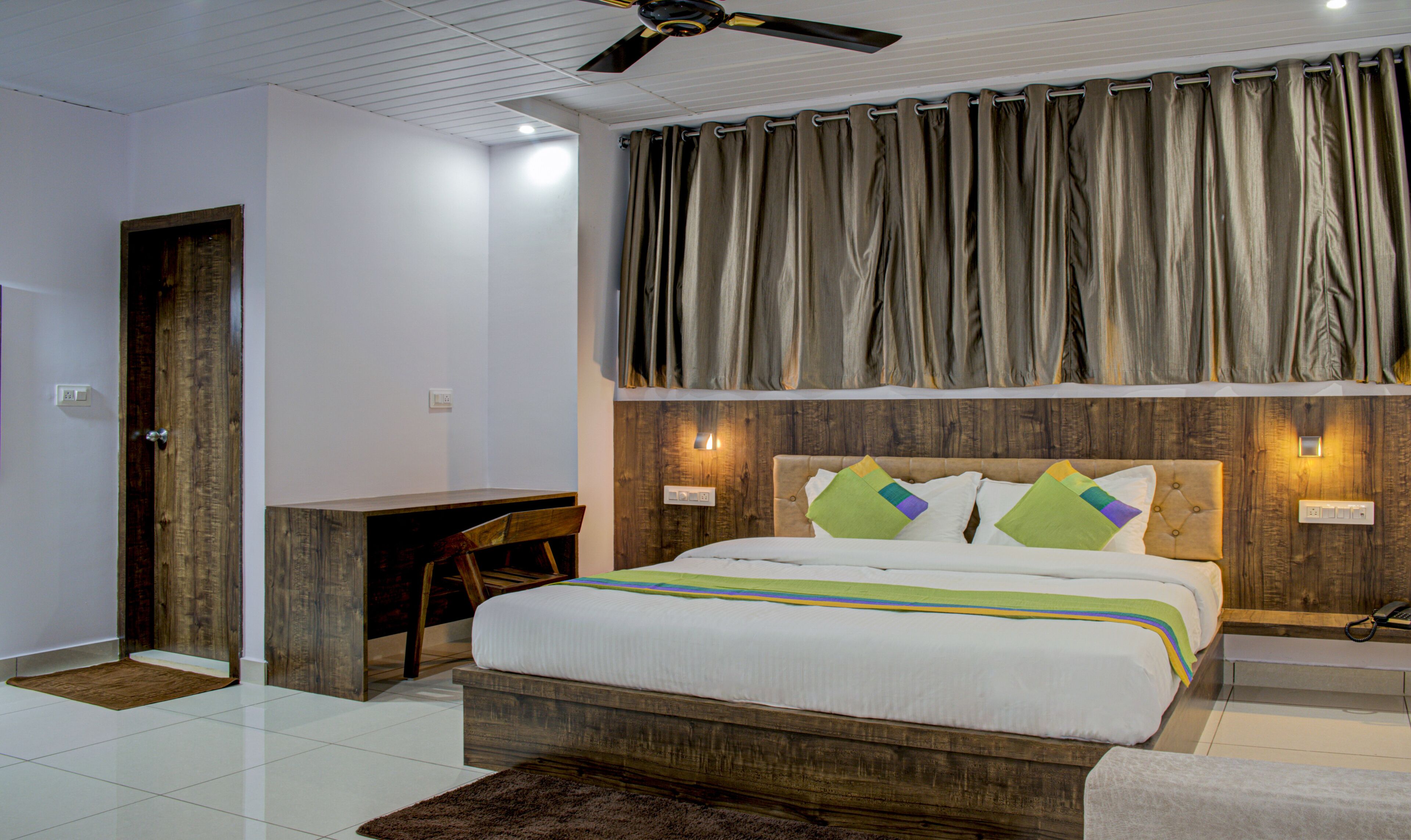 Treebo Trend Lucent The Homely Stay