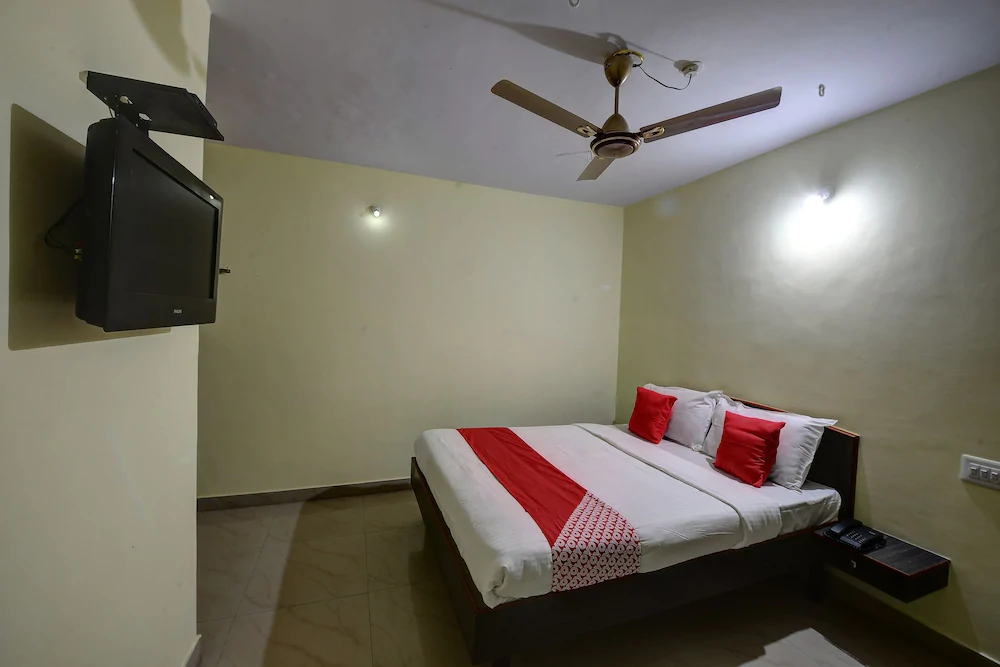 Vishnu Residency By OYO Rooms