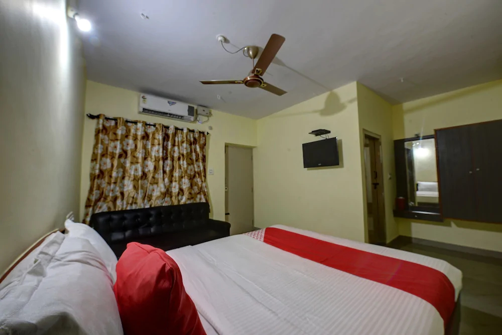 Vishnu Residency By OYO Rooms