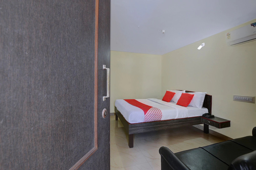 Vishnu Residency By OYO Rooms
