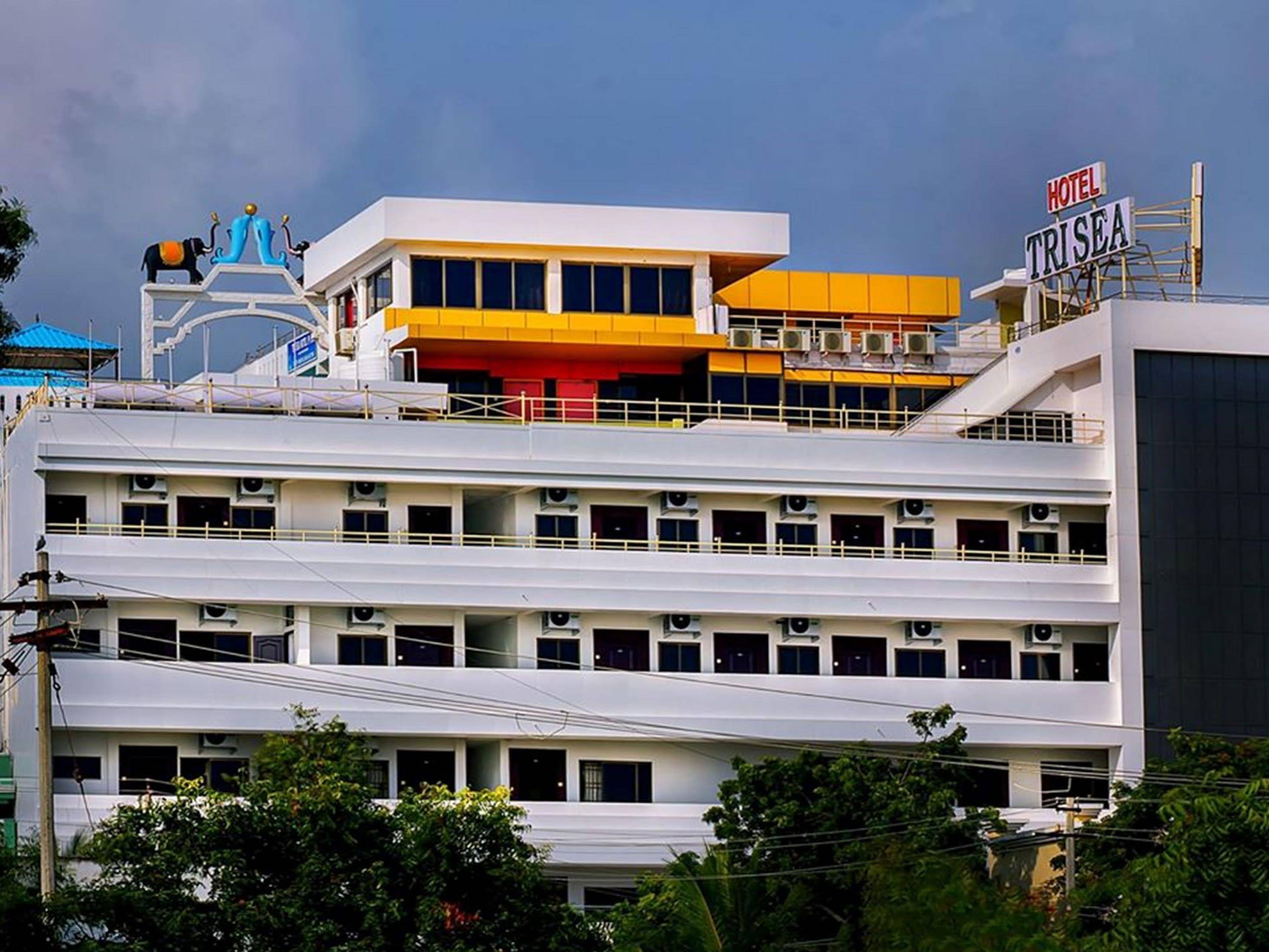 Hotel Tri Sea