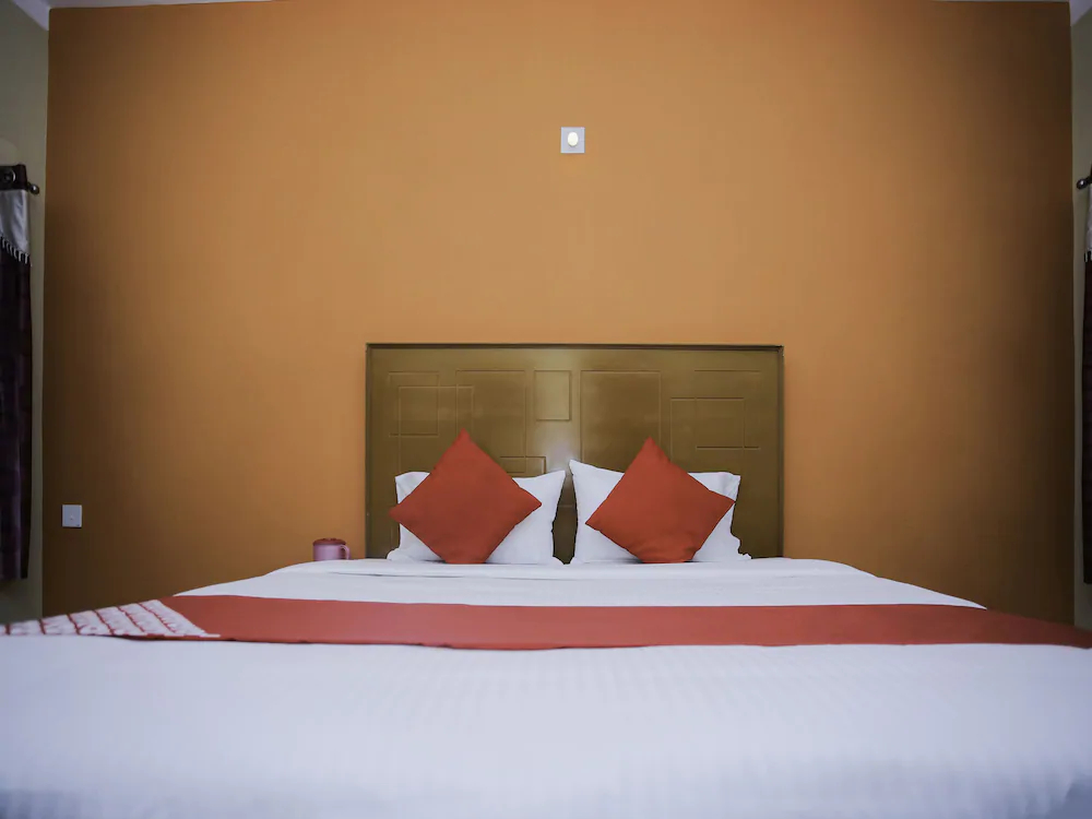 Sri Subbiah Inn By OYO Rooms